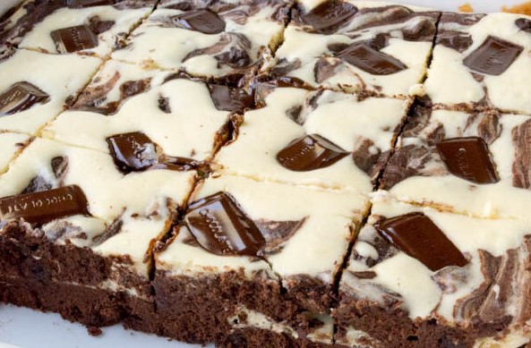 Keto Cheesecake Brownies